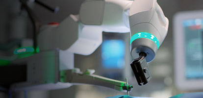 Medtronic O-arm® guides the tools and implants according to the surgical plan